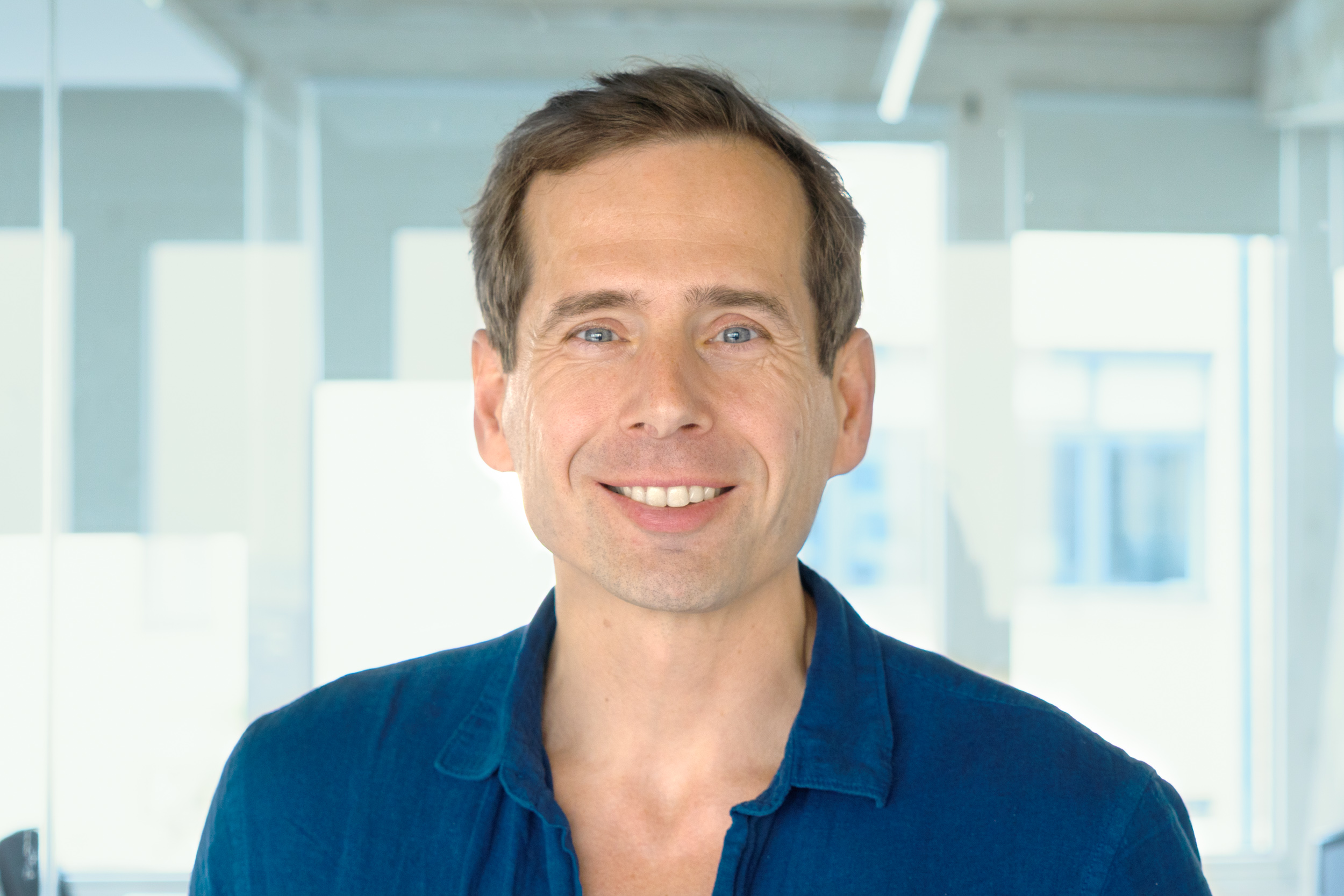 Portrait picture of the author Robert Tiedt