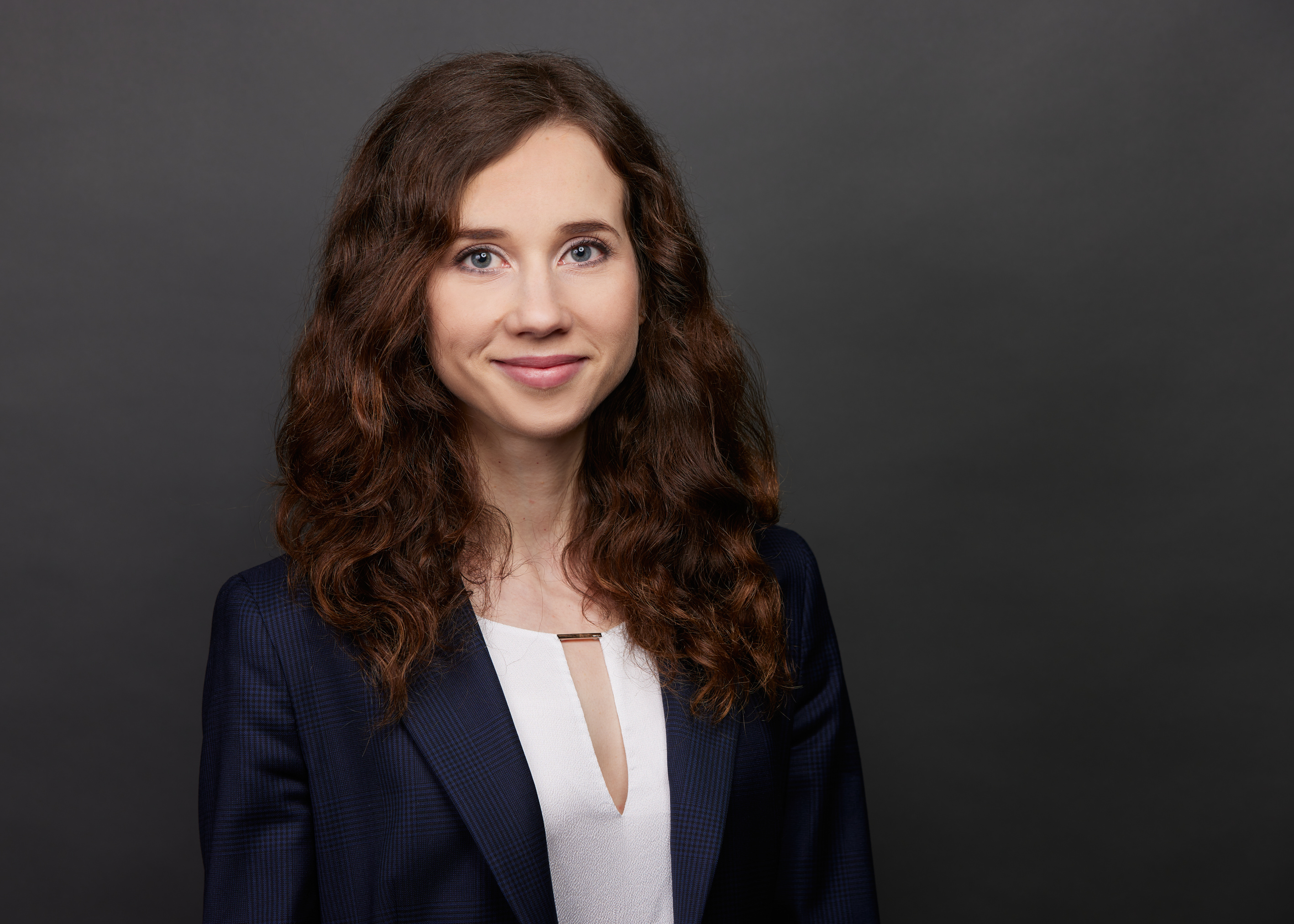Portrait picture of the author Amelie Bass