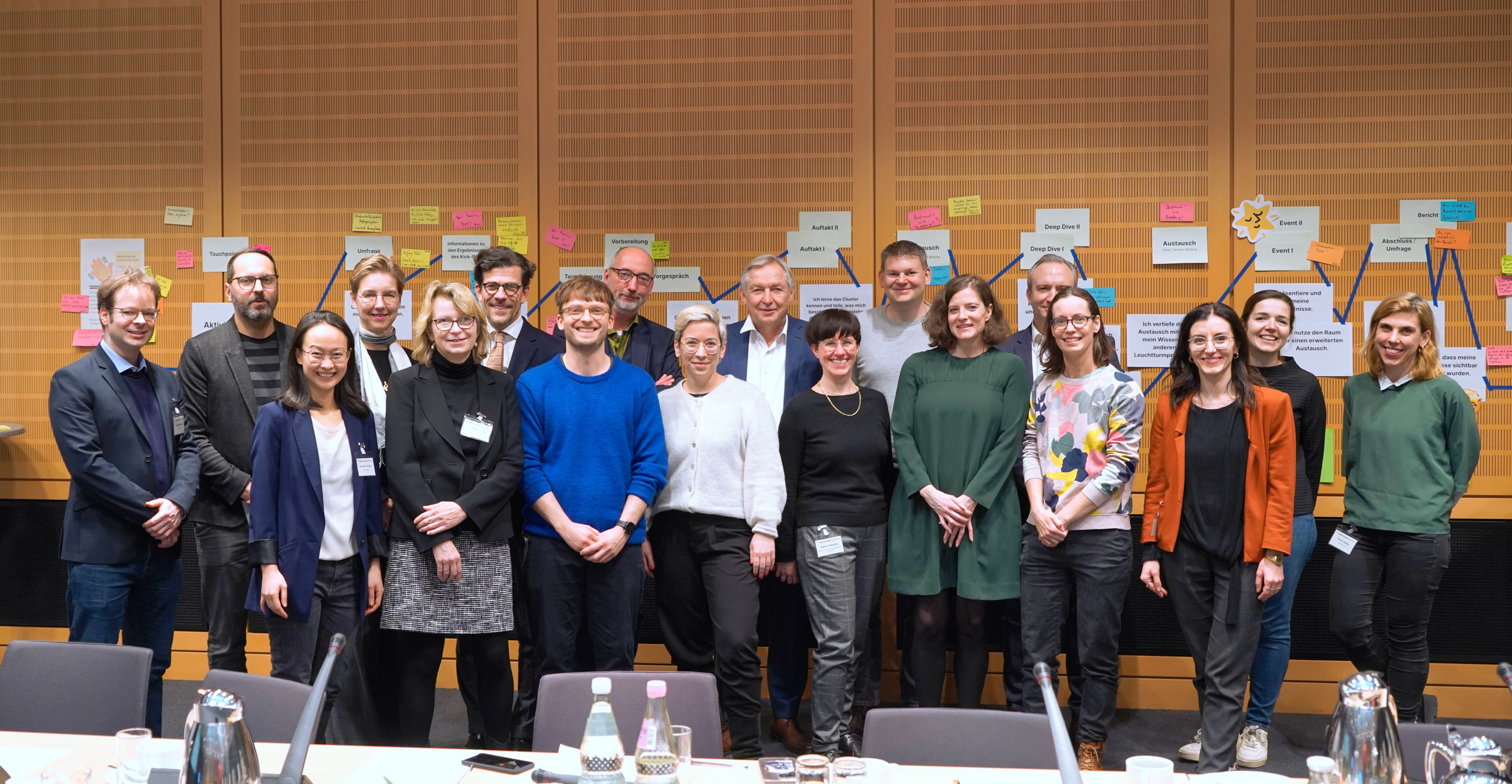 Gruppenfoto der teilnehmenden Personen der Austauschformate von BMDV, DigitalService und Beirat Digitalstrategie Deutschland