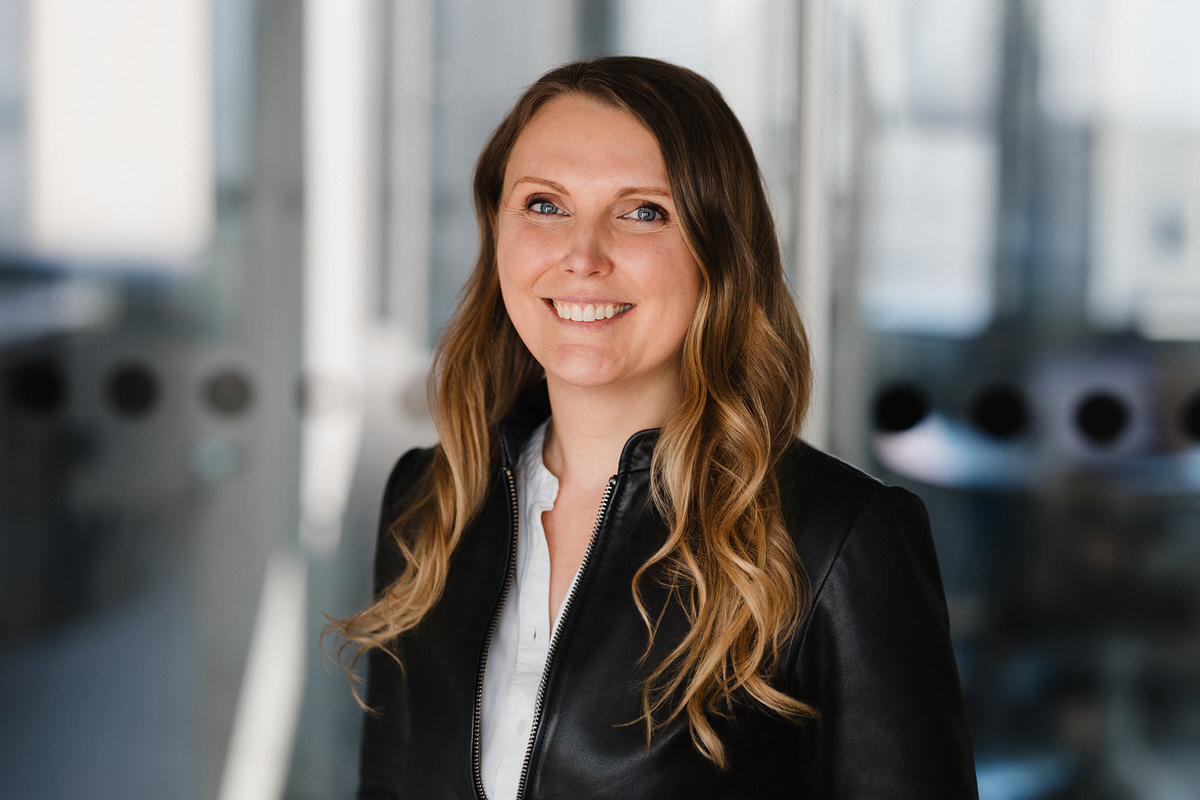 Porträtbild von Dr. Sabrina Artinger