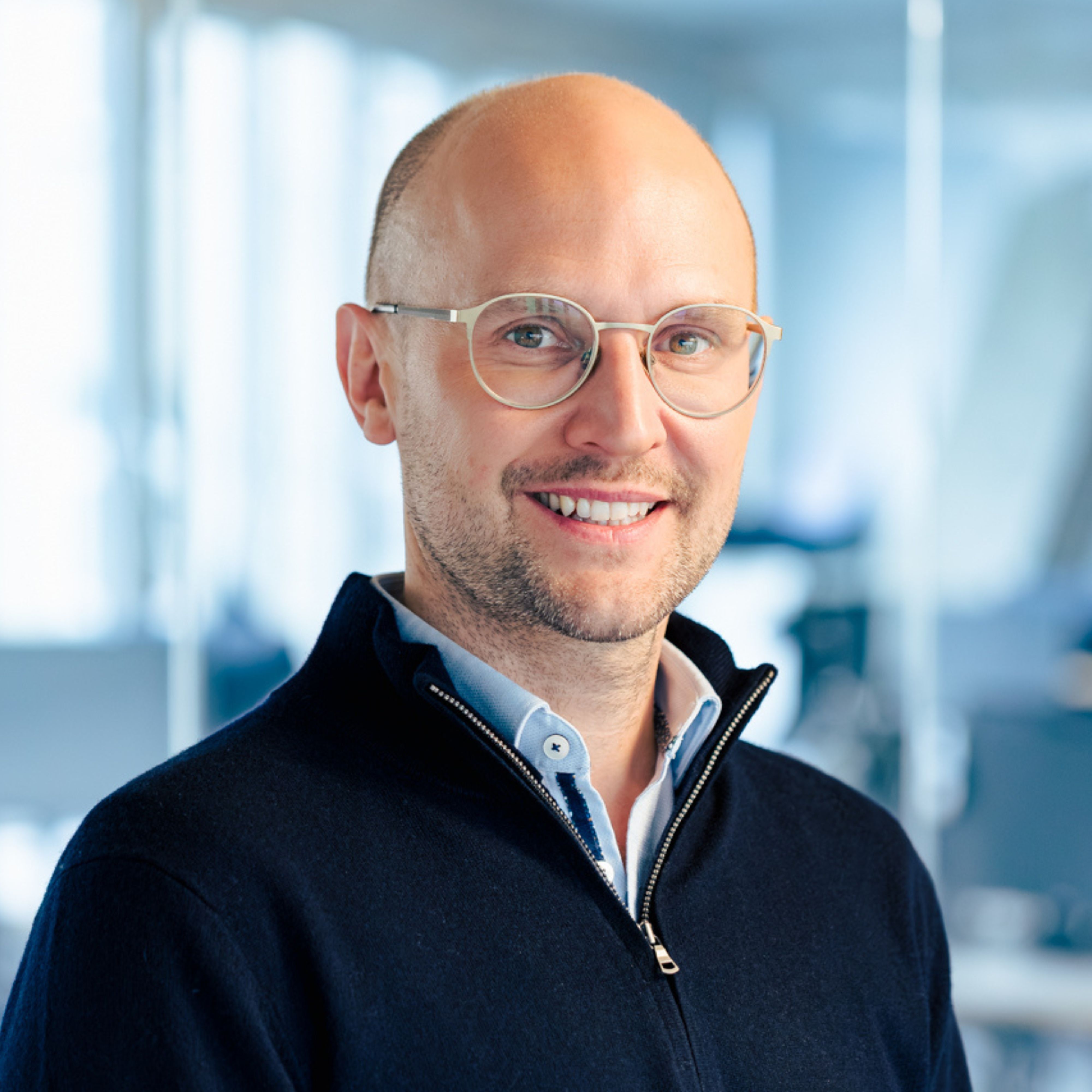 Portrait picture of Max Erdrich